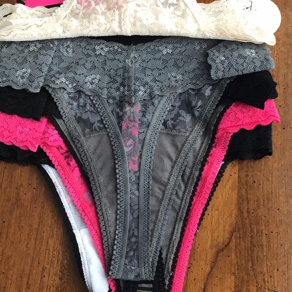 Sold - Betsy Johnson 5 Pack Mixed Fabric Panties - X-Large - Picture 4 of 16